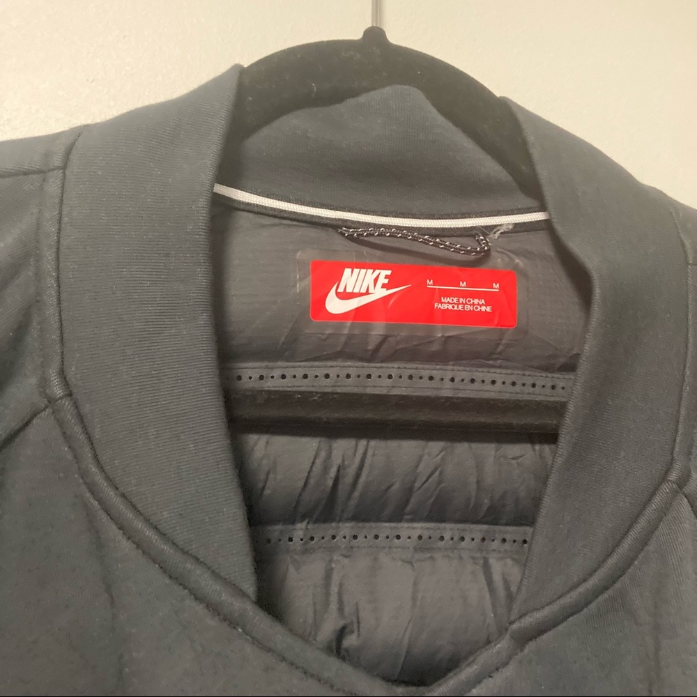 Nike Jacket - Picture 2 of 7